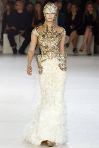File:AlexanderMcQueen-SPRING2012-Bambi.jpg