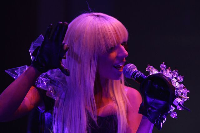 File:Performance2.jpg