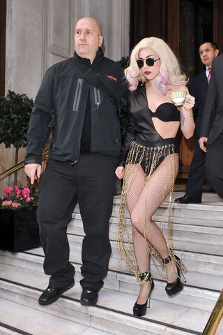 File:Out in London 7.jpg