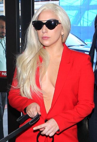 File:2-12-15 At LAX Airport in LA 003.jpg