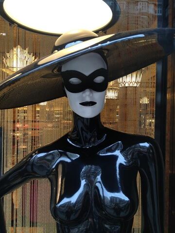 File:10-7-12 Harrods 001.jpg