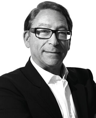File:Stuart Weitzman.jpg