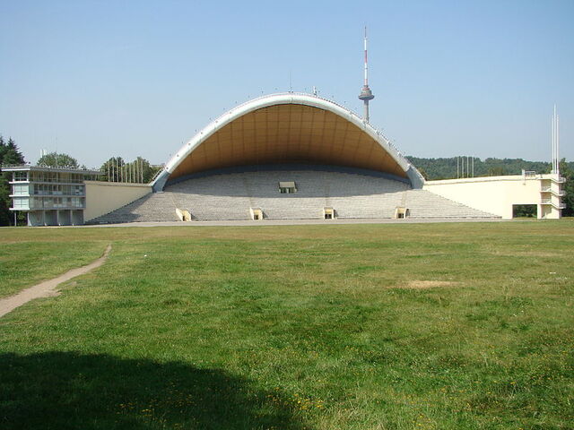File:Vingis Park.jpg
