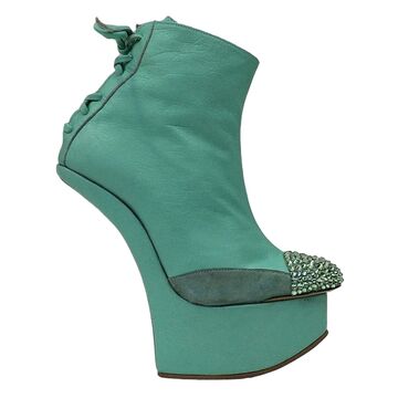 File:Lady-Gaga-Mint-leather-Heeless-Ankle-boots.jpg