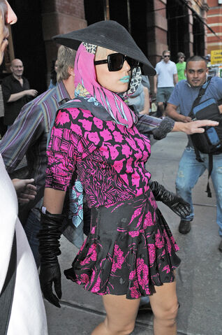File:10-8-11 Out in NYC.jpg