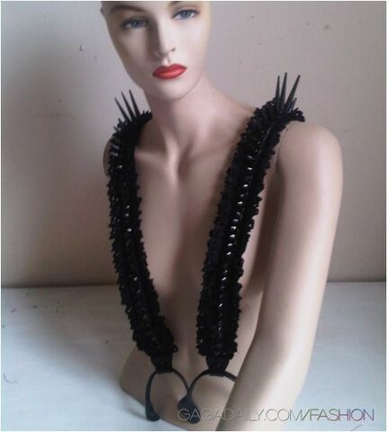 File:Keko Hainswheeler leather and pleated black lace braces 001.jpg