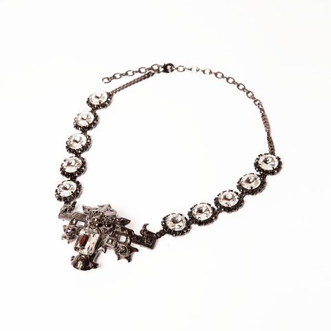 File:Halaby - Damien necklace.jpg
