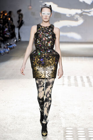 File:Manish Fall 2009 RTW.jpg
