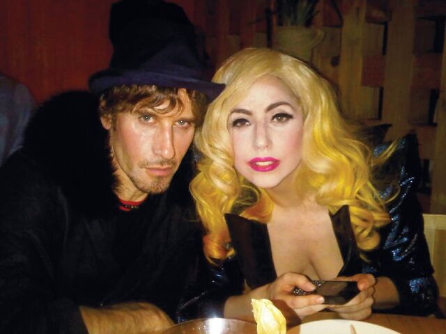 File:With Steven Klein.jpg