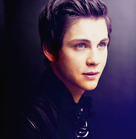 File:All-mine-beautiful-handsome-logan-lerman-Favim.com-287960 large.jpg
