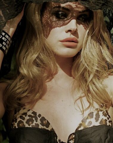 File:Nicole Nodland 3 7.jpg