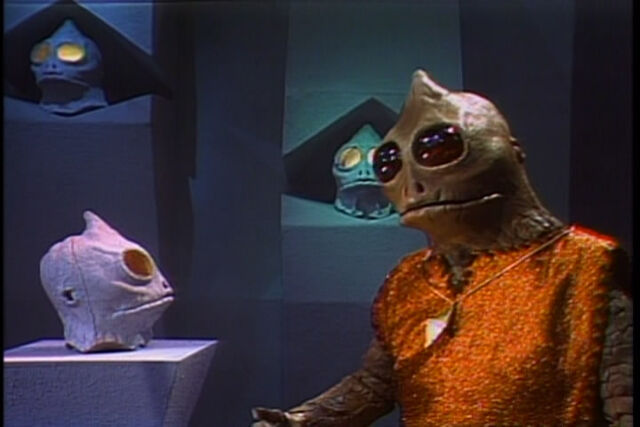 File:Enik & skull 10.jpg