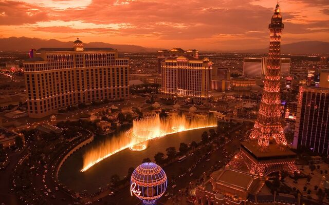 File:Las vegas strip wallpaper-1920x1200.jpg
