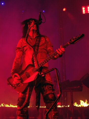 File:Draft lens2061222module10323282photo 1215331919nikki-sixx2.jpg