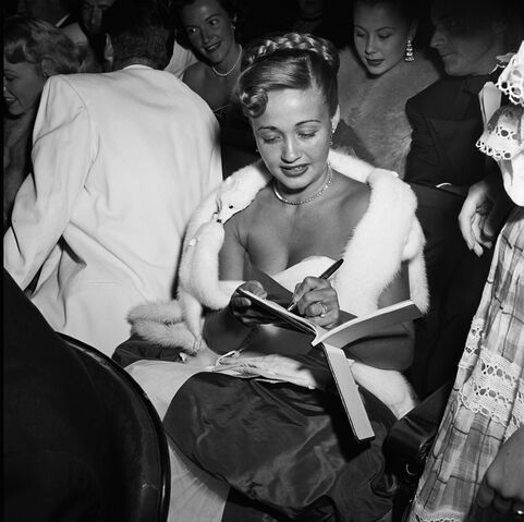 File:Jane powell autograph.jpg