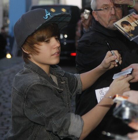 File:Justin Bieber.jpg