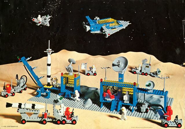 File:Lego AlphaRocketBase1.jpg