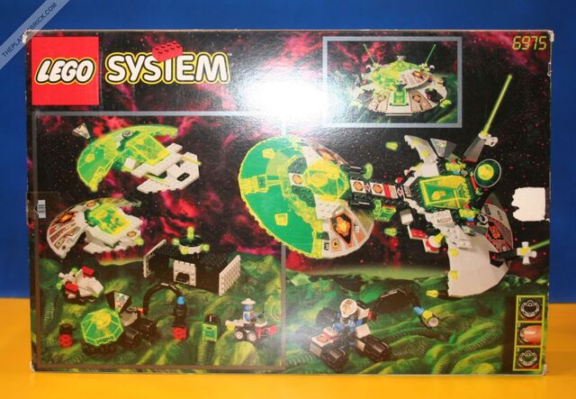File:Alien Avenger LEGO 6975-131-1-.jpg