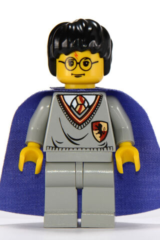 File:Harrypurplecape.jpeg