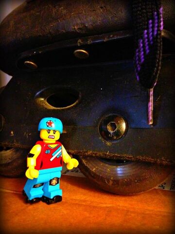 File:Rollerderbygirl.jpg