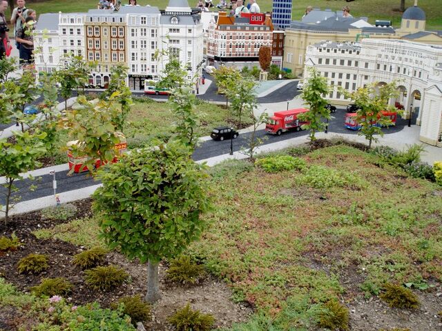 File:Lego St James's Park.jpg