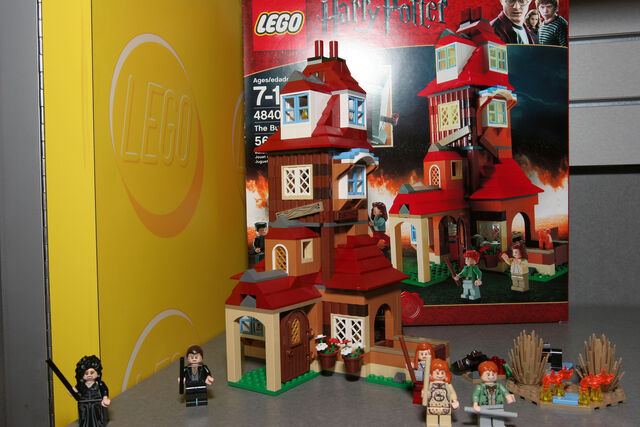 File:Burrowtoyfair1.jpeg
