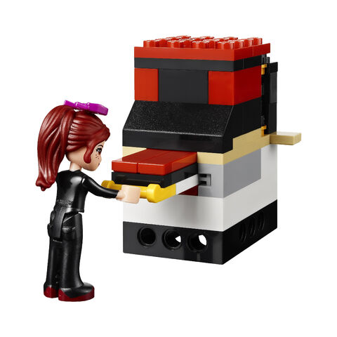 File:MiasMagicShow3.jpg