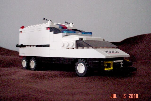 File:LEGO Swat truck front.jpg