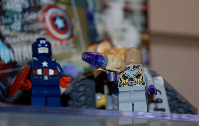 File:6865 minifig.jpg