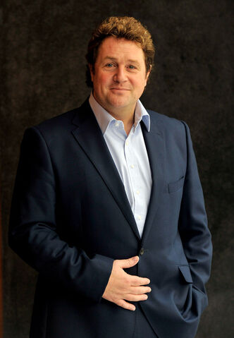 File:Michael+Ball+100+Years+London+Palladium+Photocall+DDI7K5b-Ym3l.jpg