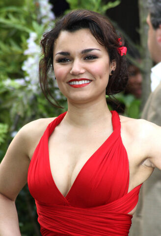 File:Samantha barks hot 5.jpg-large.jpg