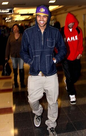 File:Chris-brown-levis-opening-ceremony-denim-popover-hooodie-jt2.jpg