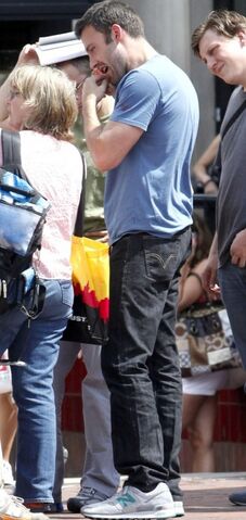 File:Ben-affleck-levis3-485x1024.jpg