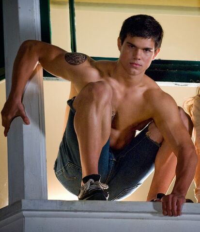 File:Taylor lautner 1.jpg