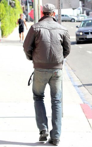 File:Kellan-lutz-levis-jeans-jtjt-2.jpg
