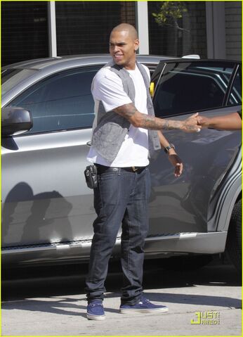 File:Chris-brown-refocuses-on-recording-08.jpg