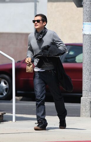 File:Orlando-bloom-levis-3.jpg
