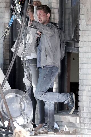 File:Shia+LaBeouf+adjusts+harness+while+filming+qfPY62N gWMx.jpg