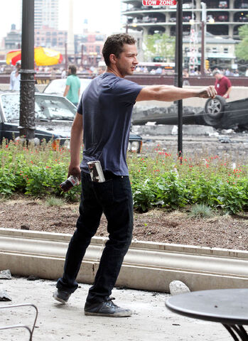 File:Shia-labeouf-msg-127964766783-3.jpg
