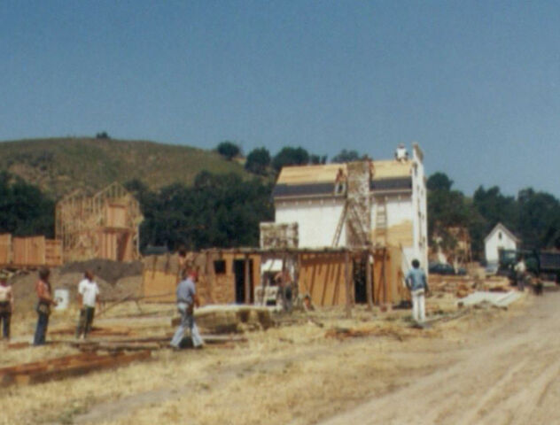 File:Setbuilding02.jpg
