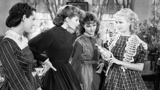 File:1933 Sisters Standing.jpg