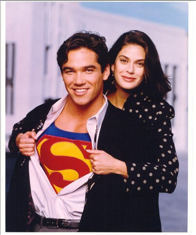 File:Lois and Superman 2.jpg