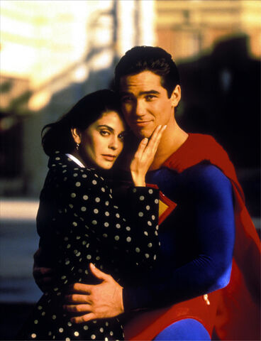 File:Lois and Superman 6.jpg