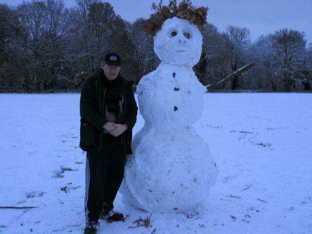 File:Snowman and me.jpg