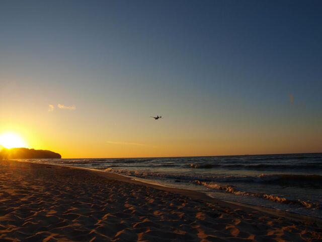 File:Beach.jpg