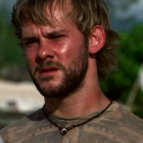 File:1x10-charlie-necklace.jpg