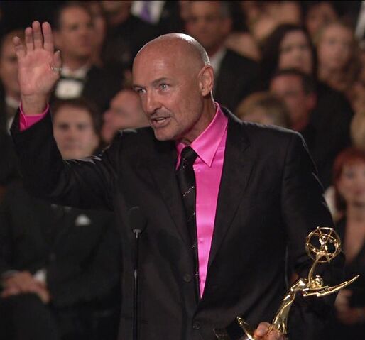 File:2007-emmy-o'quinn-wave2.jpg