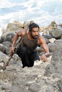 2X23-Sayid Climbing.jpg
