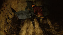 DesmondClimbDown 6x17.jpg