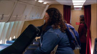 5x06 Hurley'sGuitarOnBoard